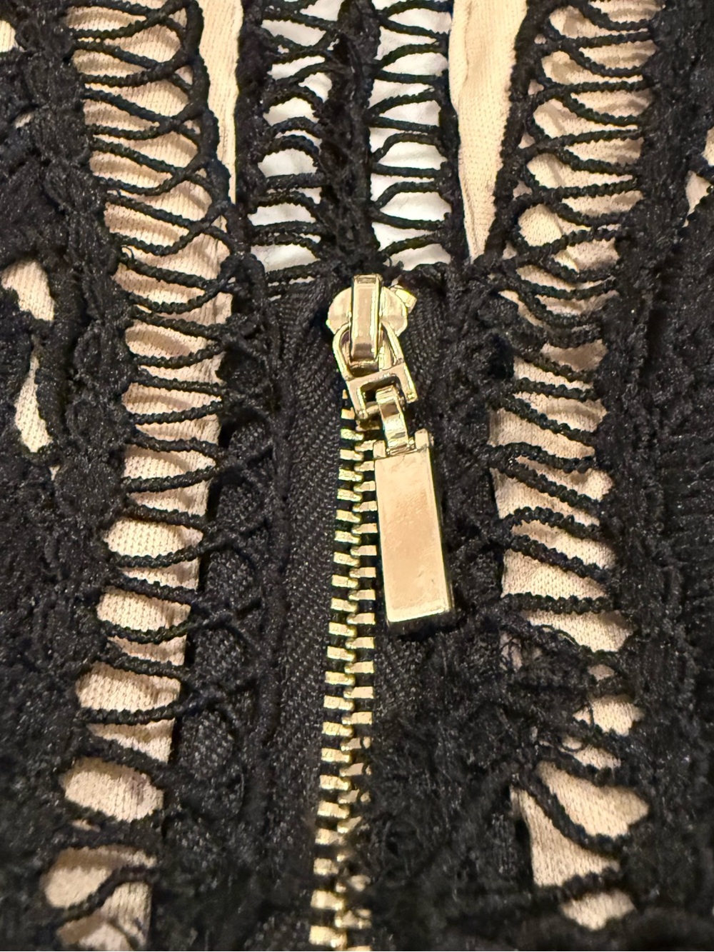Romeo & Juliet Couture Black & Nude Crochet Floral Lace Dress Size - Size Small - Picture 10 of 11